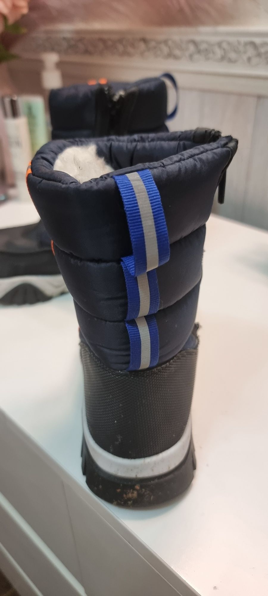 Продам детские зимние сапоги Leos