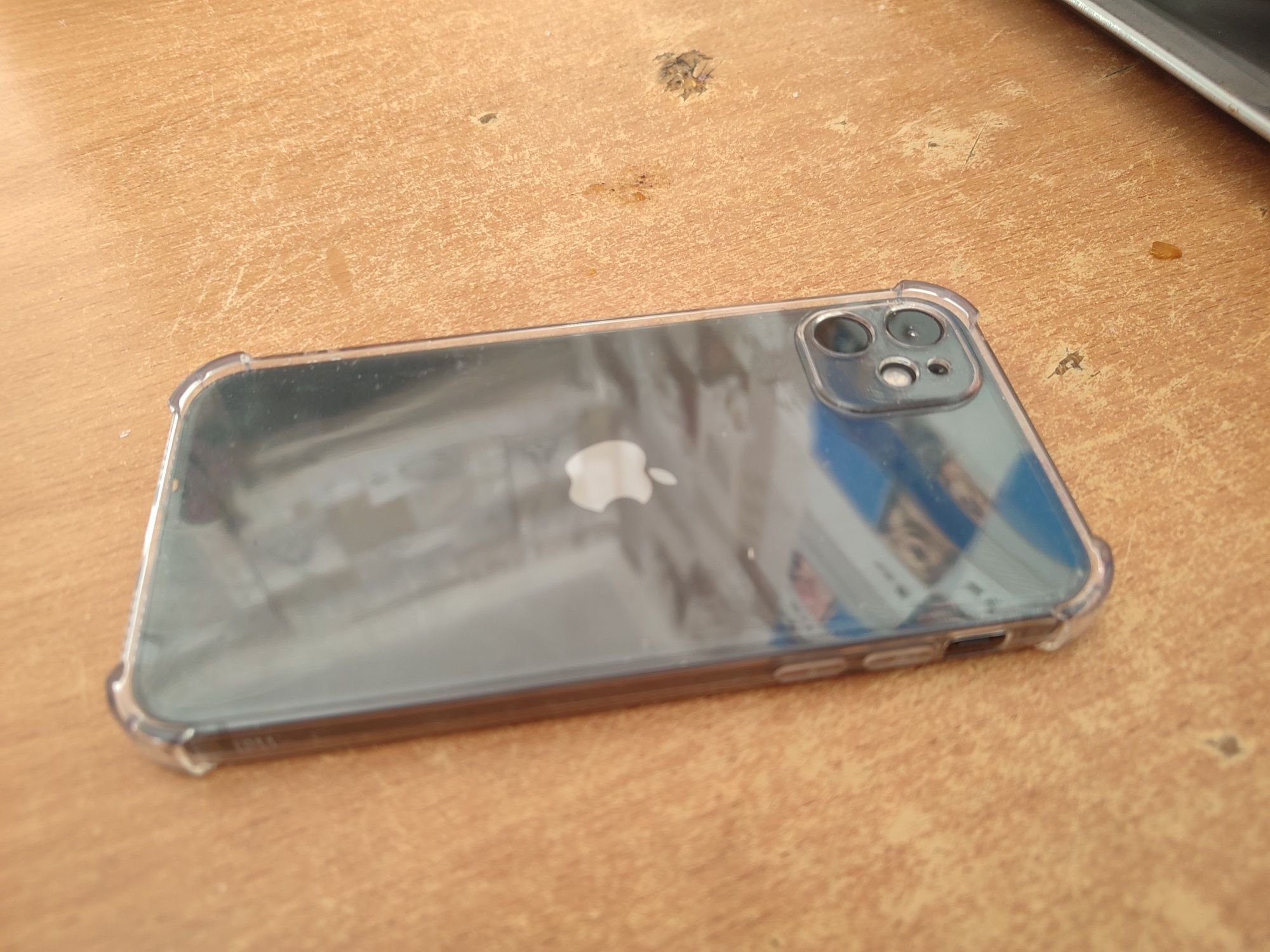 iPhone 11 128GB в идеальном состоянии