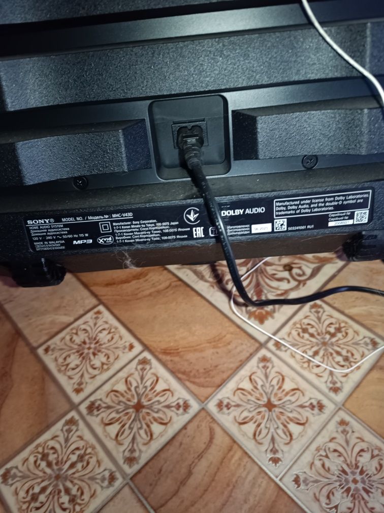 Продам музыкальную колонку sony MHC  V43D