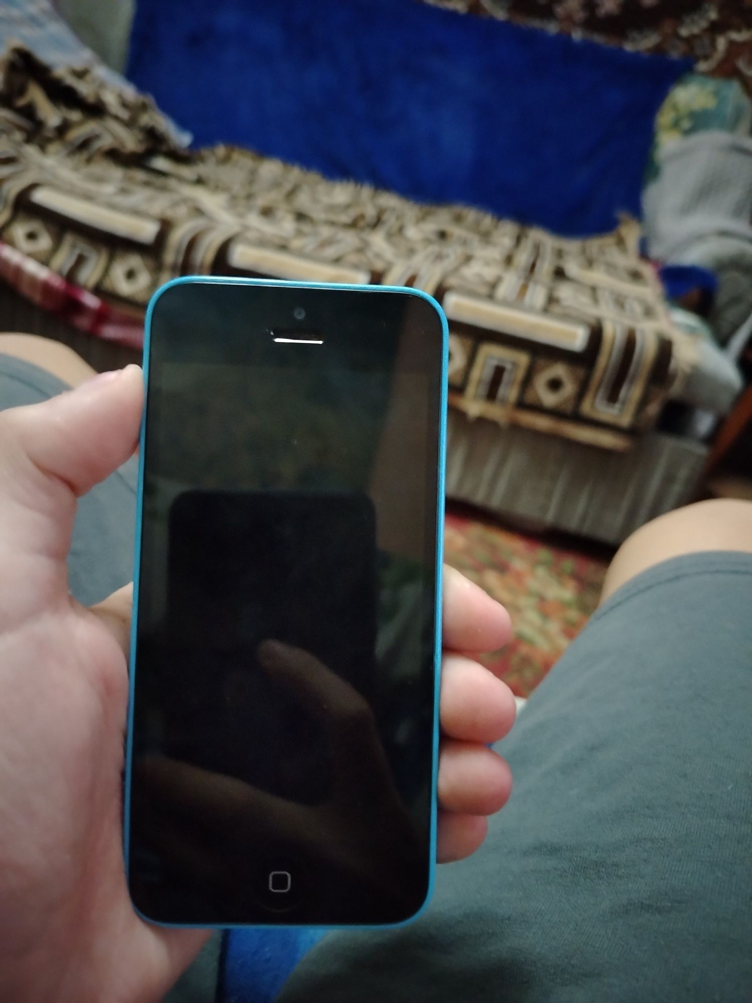 Телефон lphone 5c