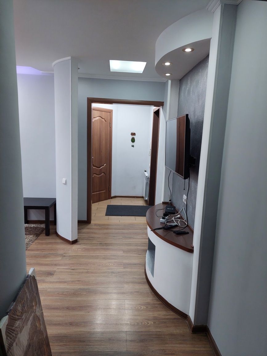 Квартиры посуточно Центр валихан 157 дизайн кондицер интернет каб тв