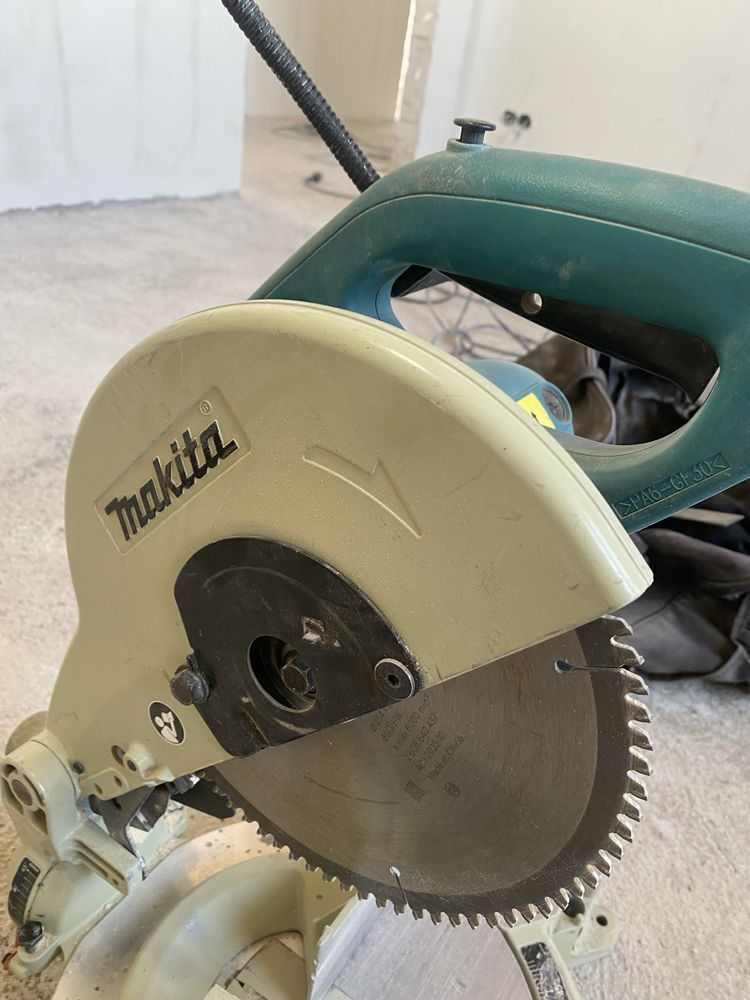 Углорез торцовка Makita