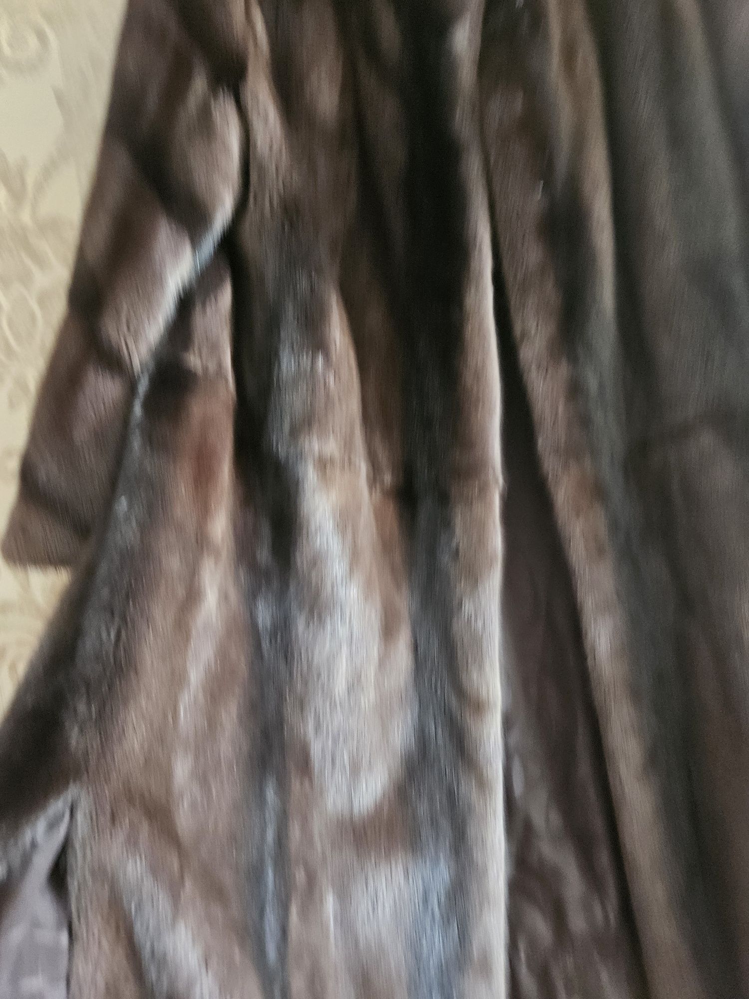 Продам красивую норковую шубу
