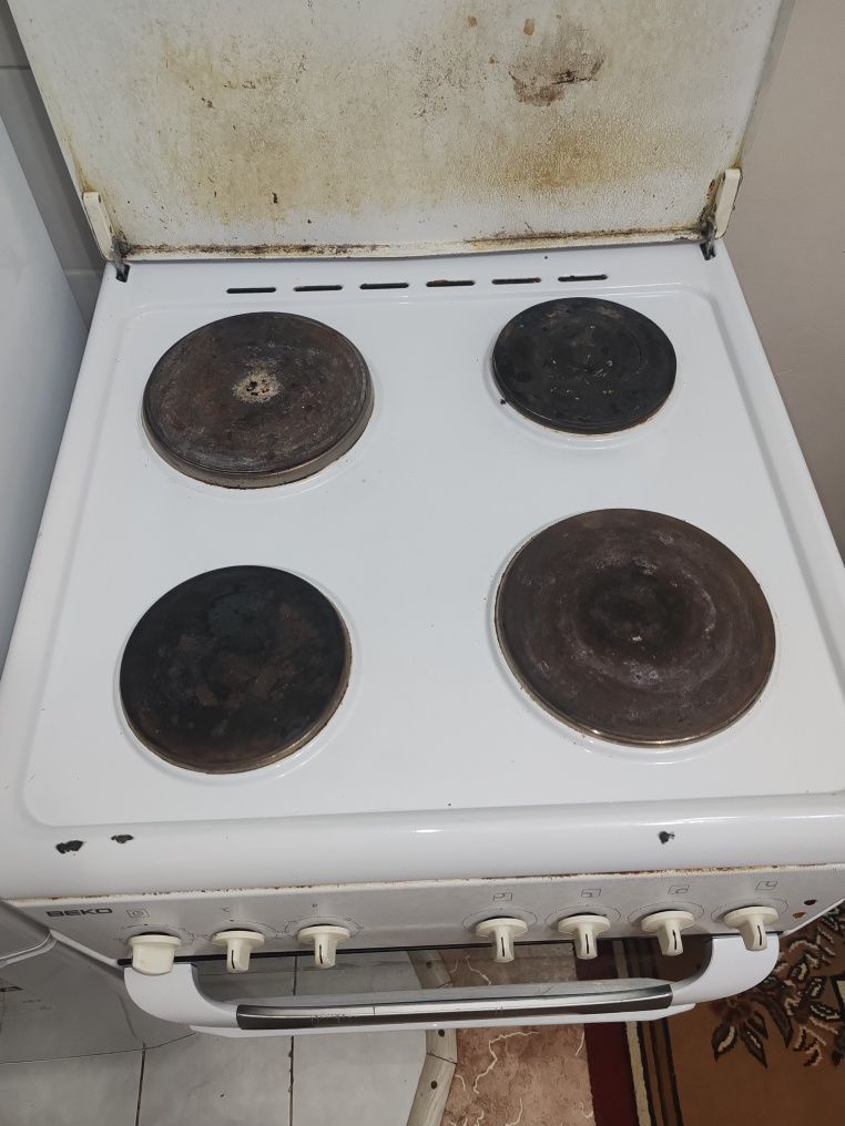 Продам электро-плиту фирмы Beko.