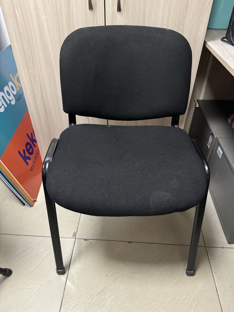Продам б/у мебель офисную