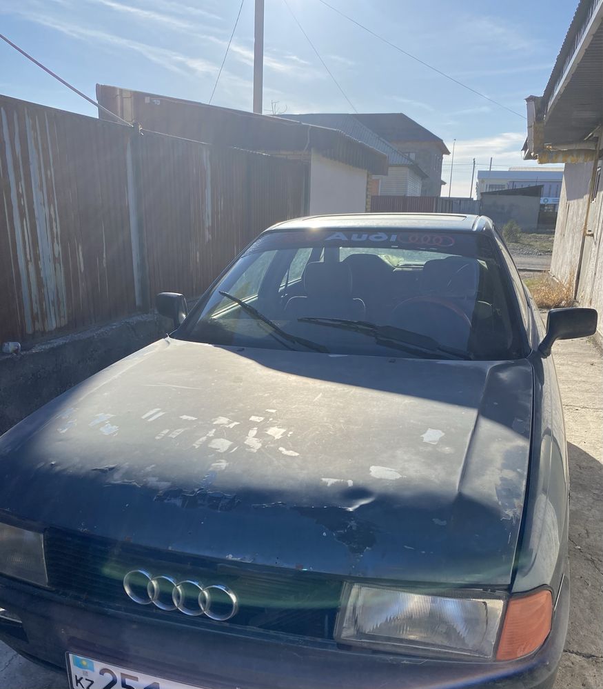 Audi 80  машина ауди