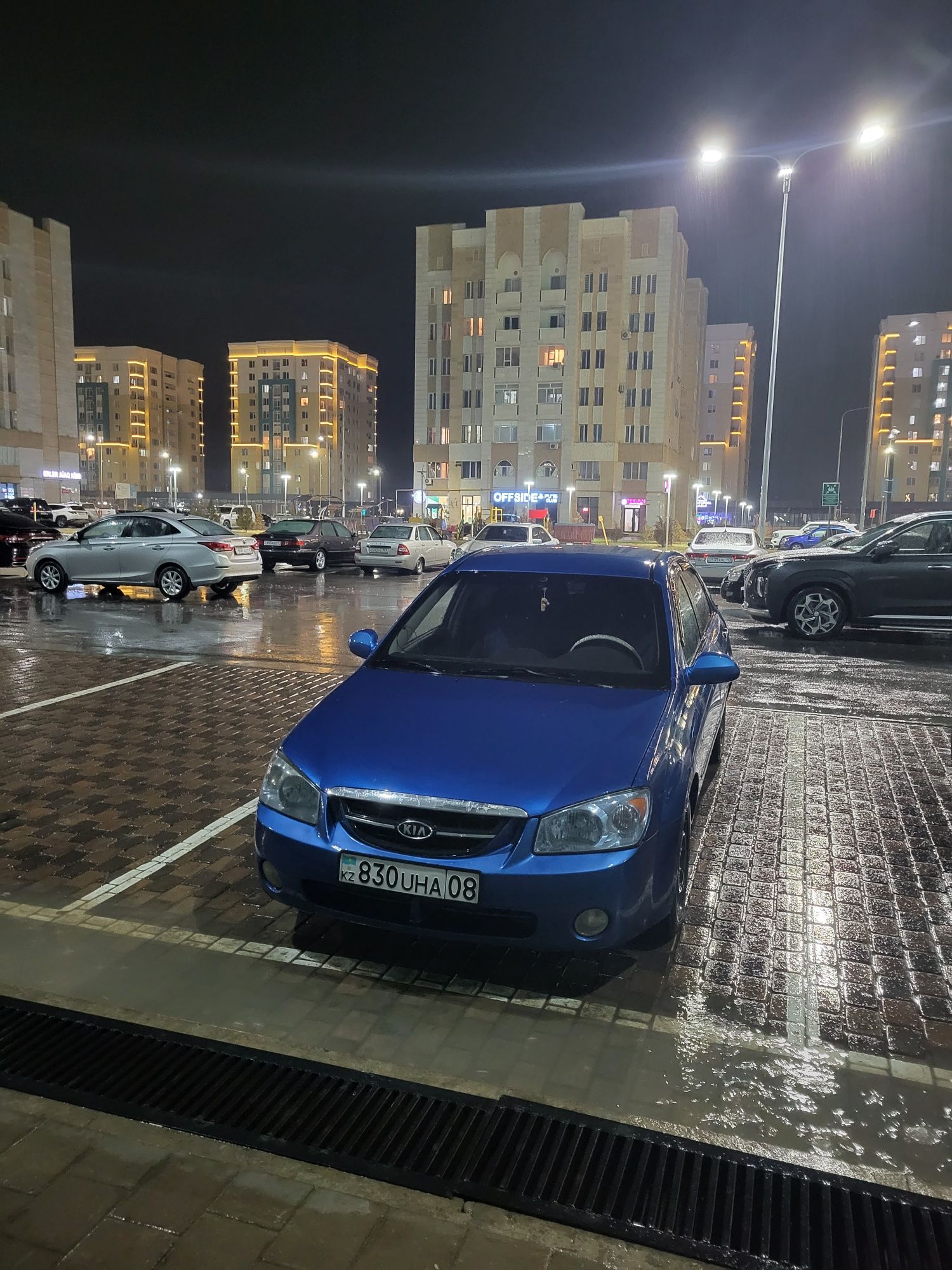 Машина kia cerato 2006
