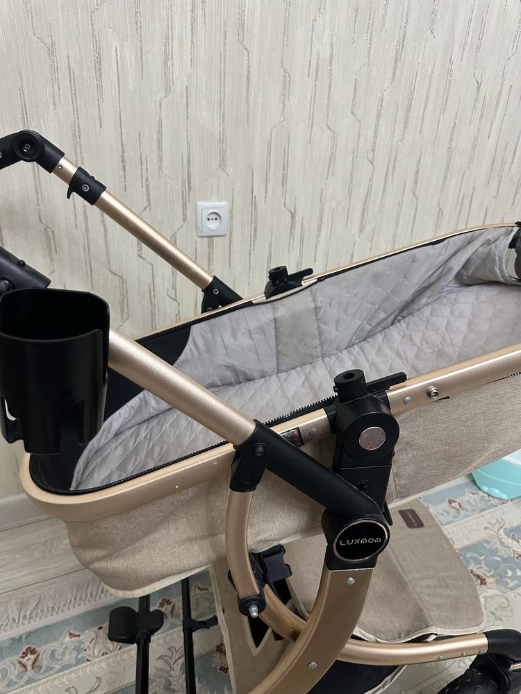 Продаю коляску Luxmom в отличном состоянии!