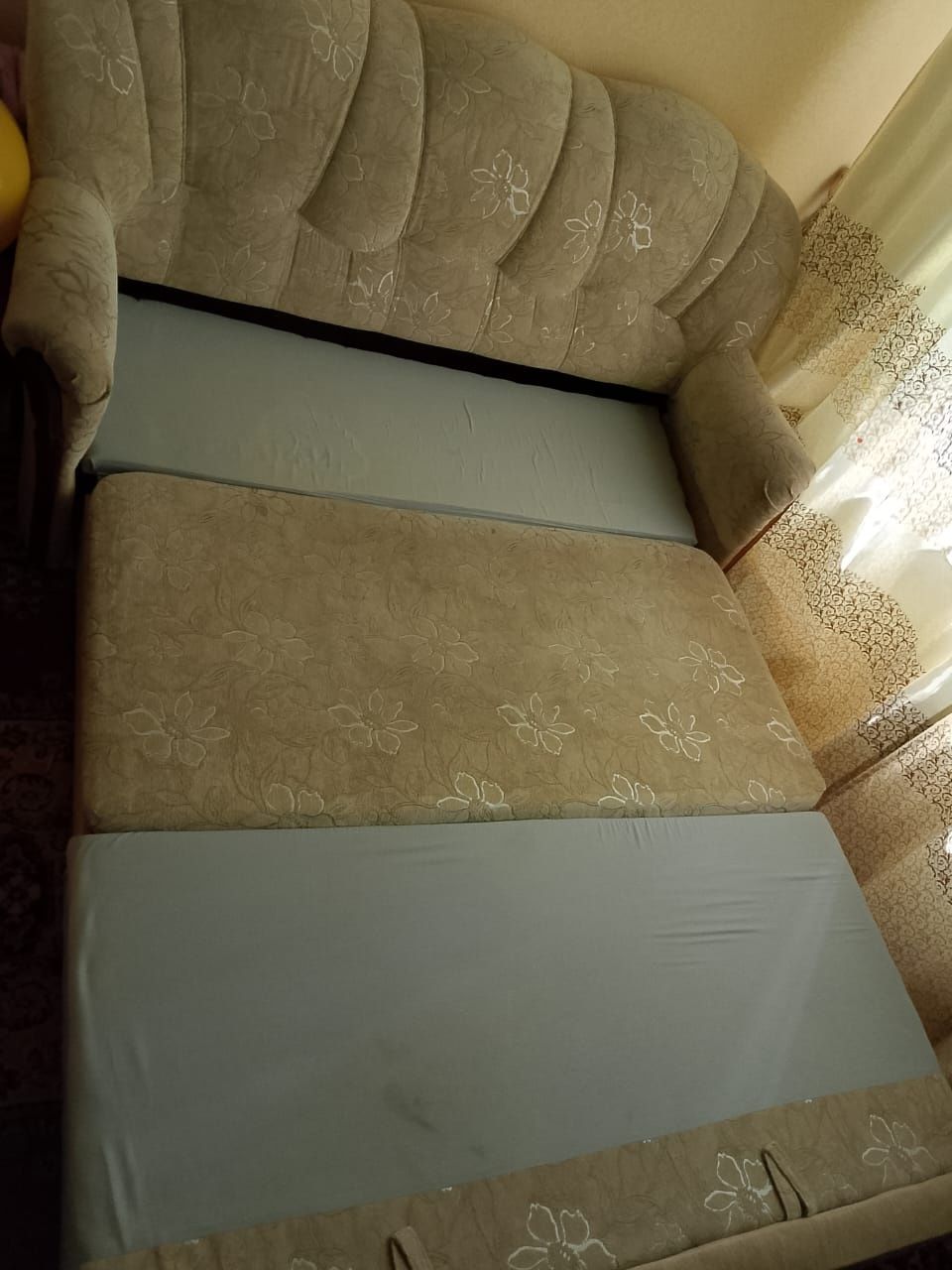 Срочно продам диван