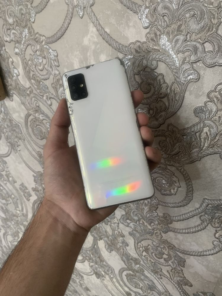 Продам телефон Samsung A51