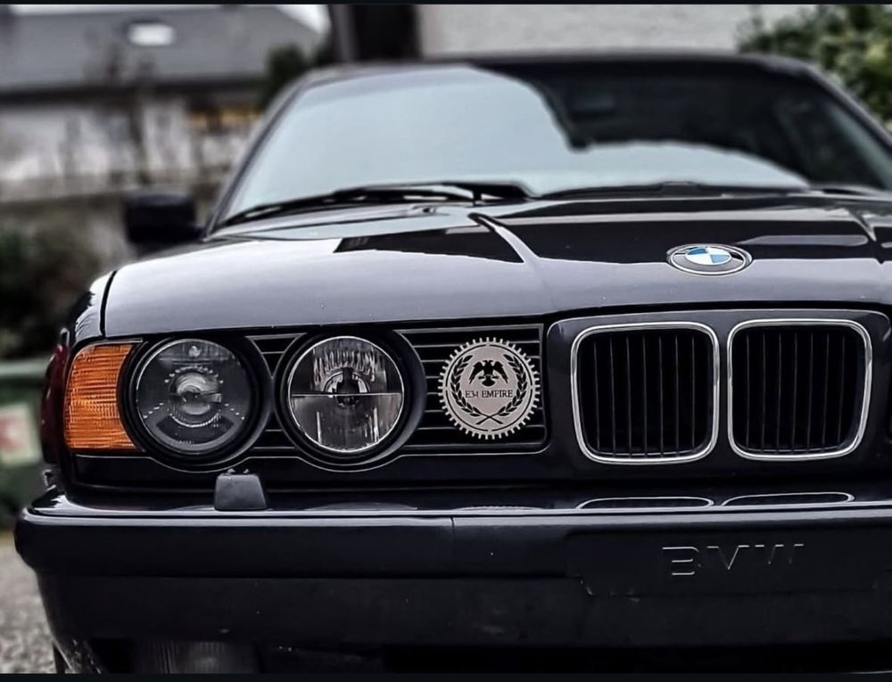 Empire. U/K значки на BMW E34