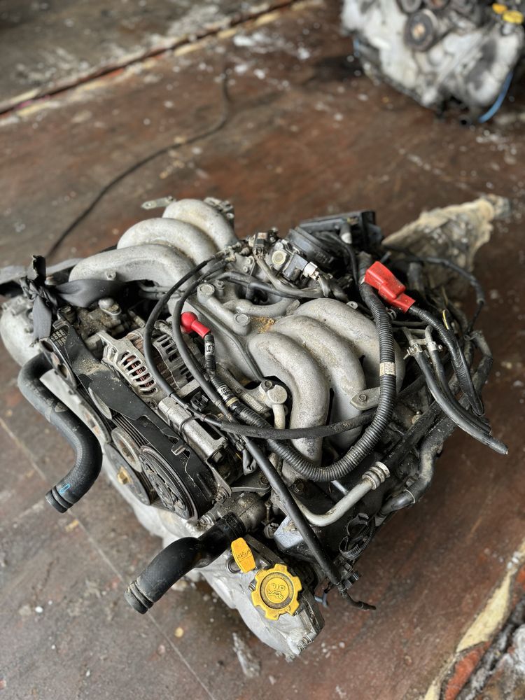 Контрактный двигатель на Subaru Laegcy обьем 3.0 EJ30