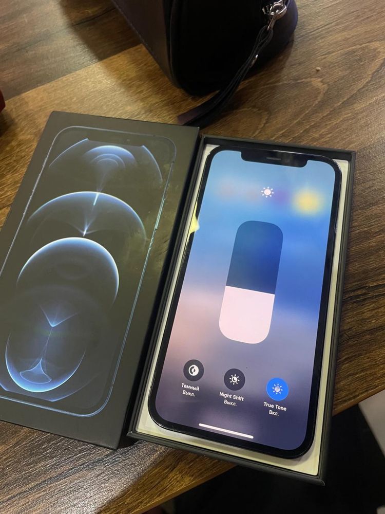 iPhone 12 Pro в идеальном состоянии