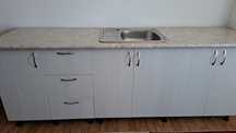 Кухонный шкаф размером 200×30
Цвет молочный. 5 дверный