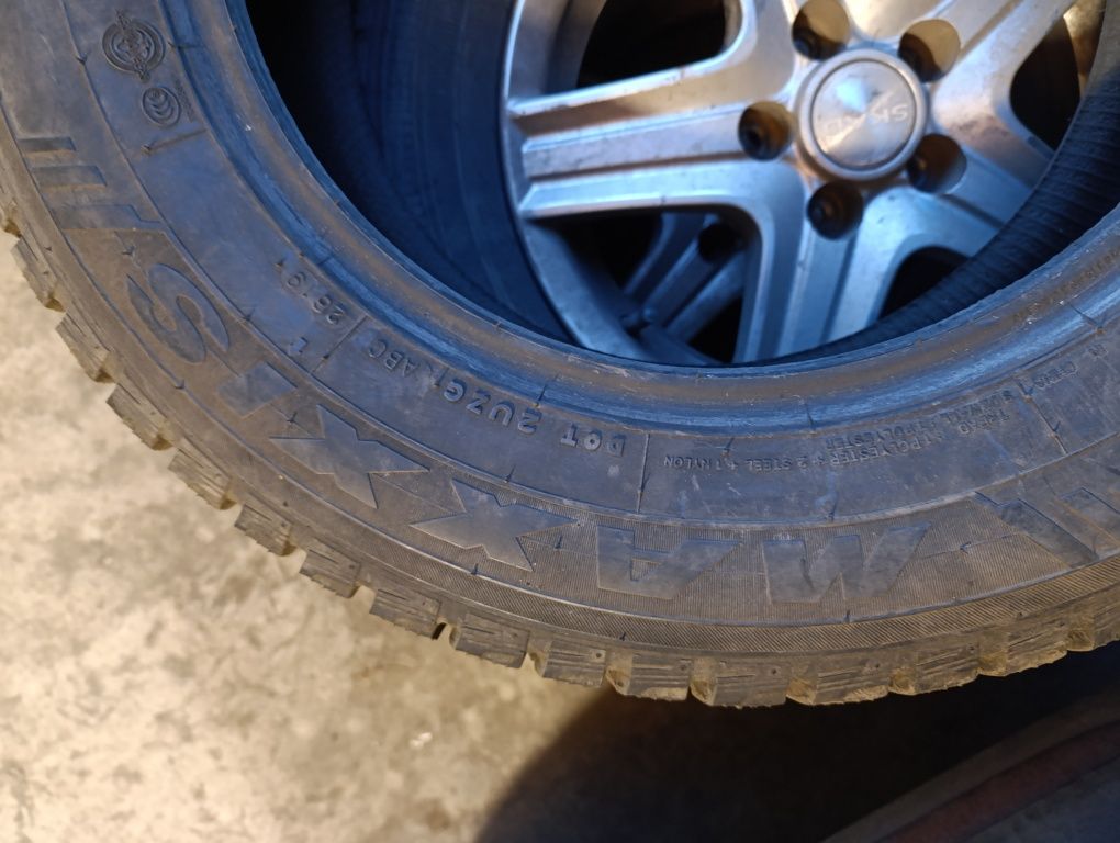 Maxxis R15 195/65