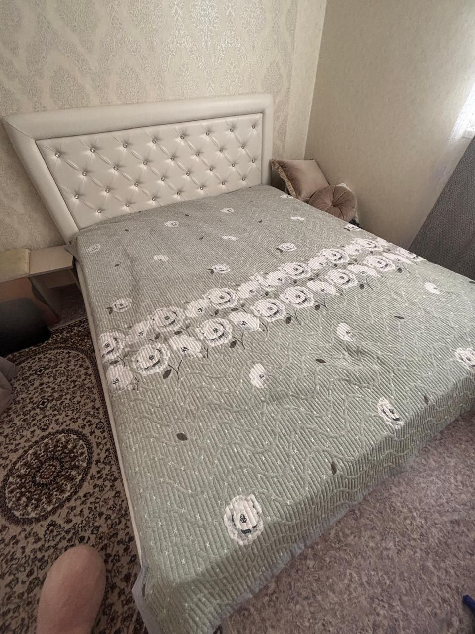 Кровать двуспальная