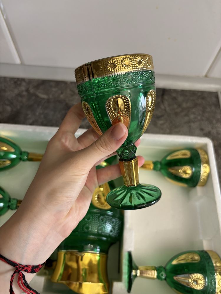 Набор кувшина и стаканы