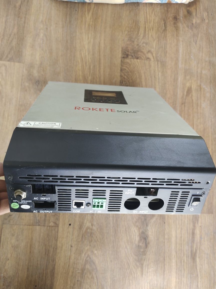 ROKETE solar 12/230v