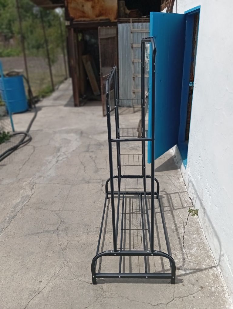 Вешалка напольная.
