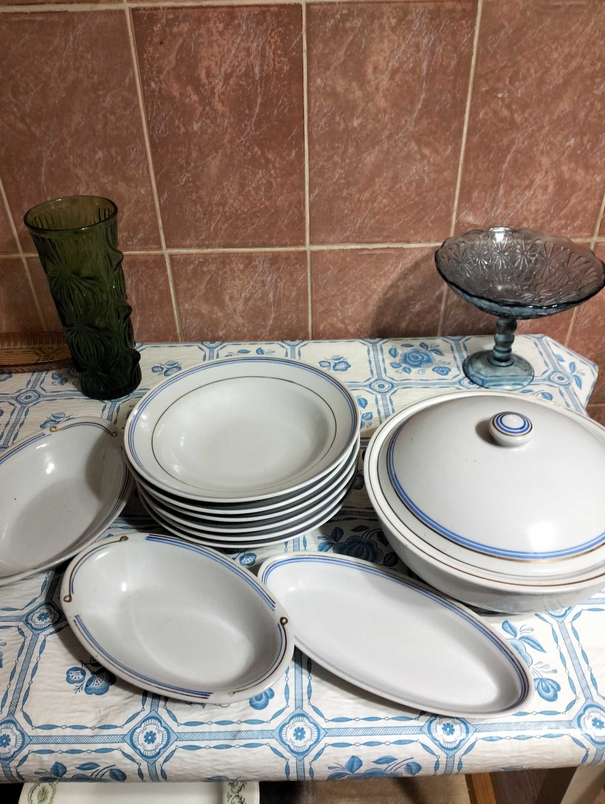 Продам посуду разную.