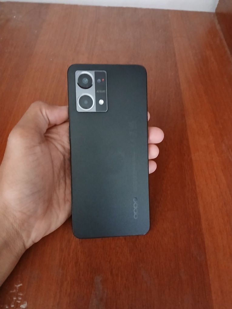 Oppo Reno7 2021 года