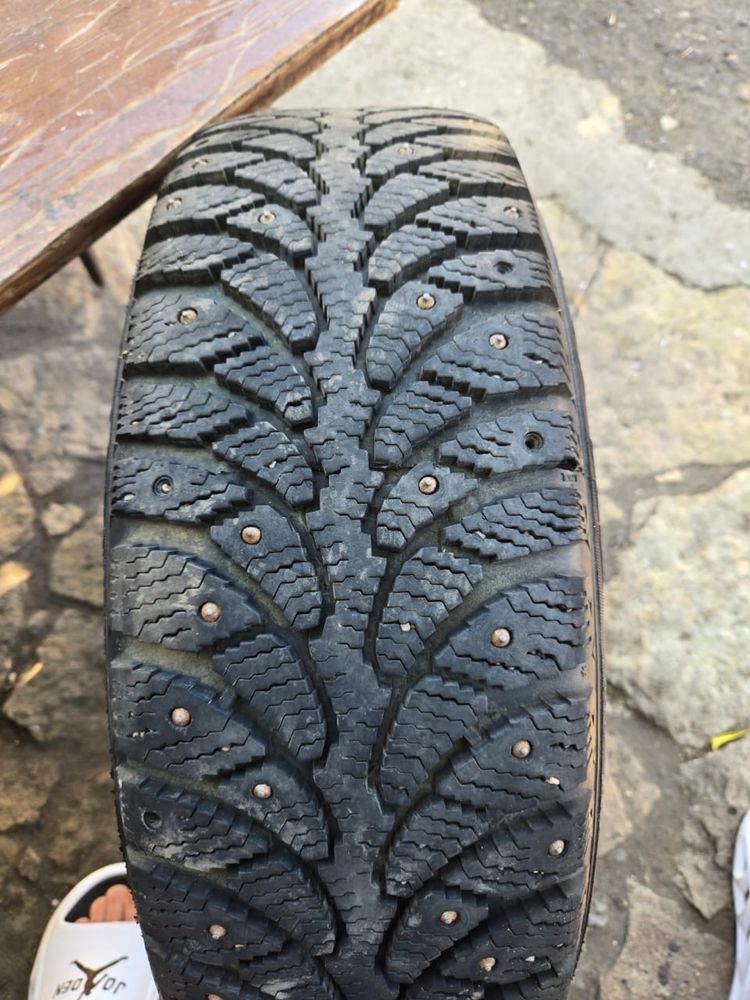 Продам резину 195/65/R15