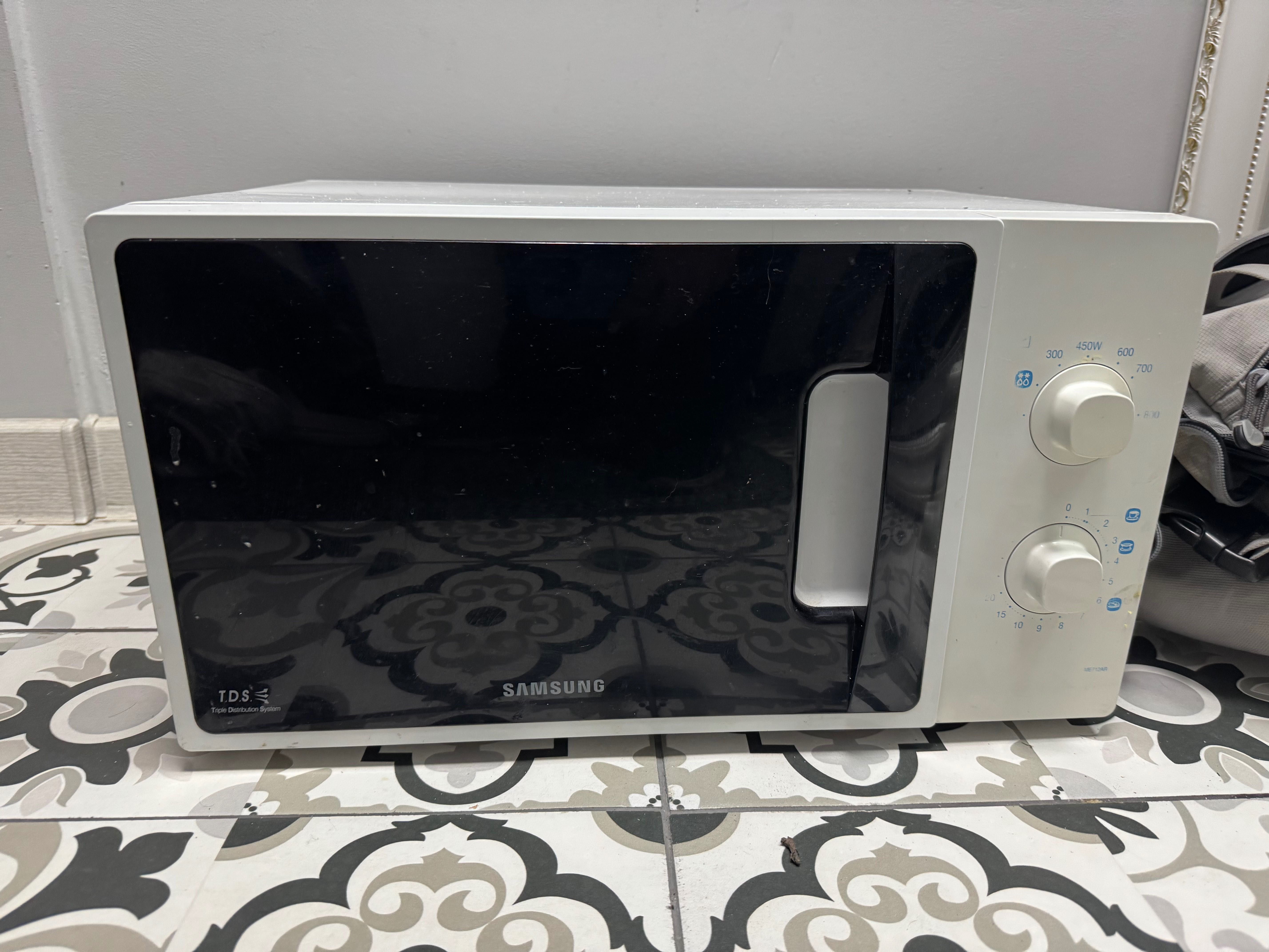 Микроволновка Samsung