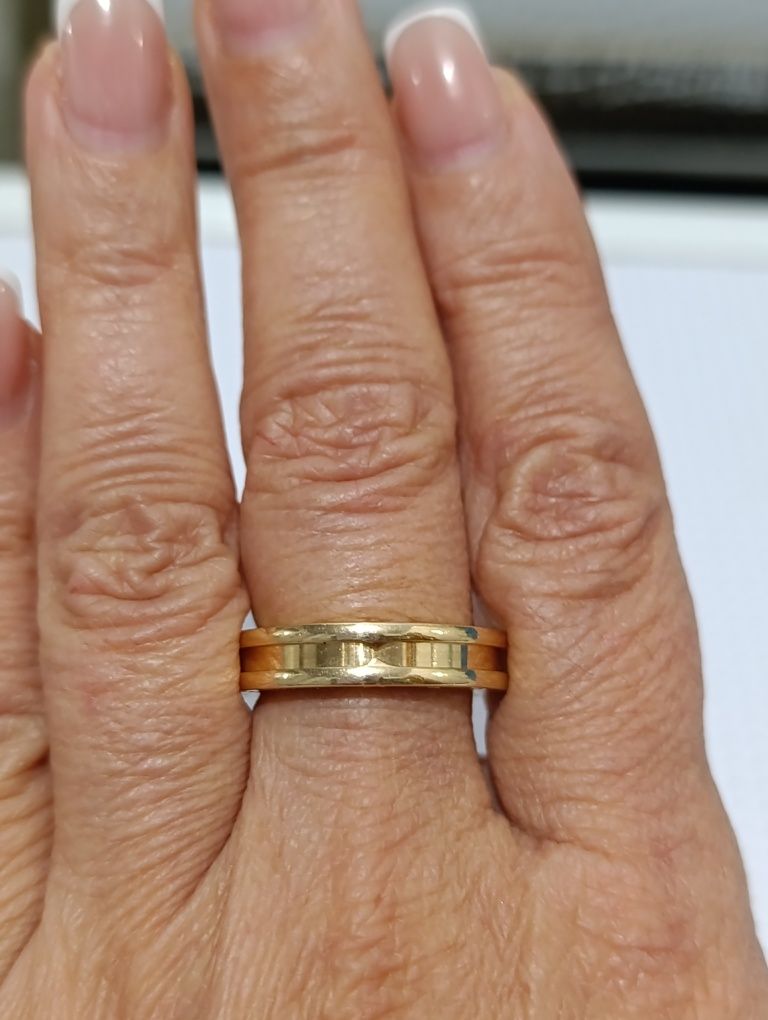 Кольцо Bvlgari оригинал. 17,5