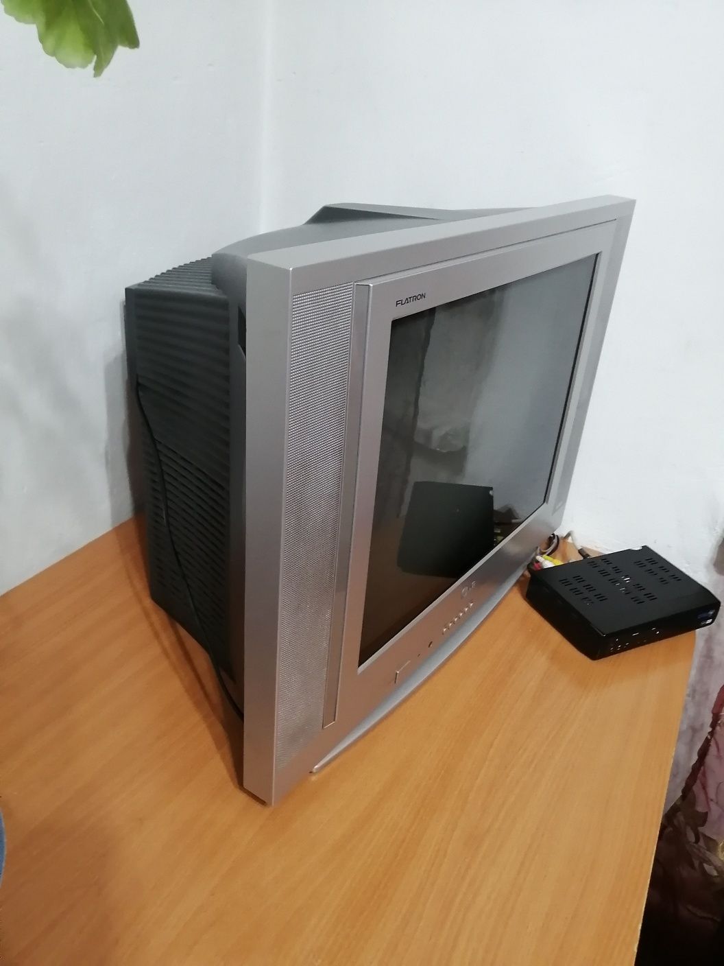 Продам срочно телевизор.