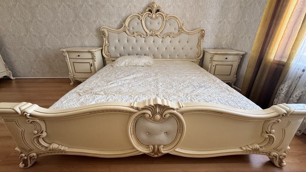 Продам спальный гарнитур