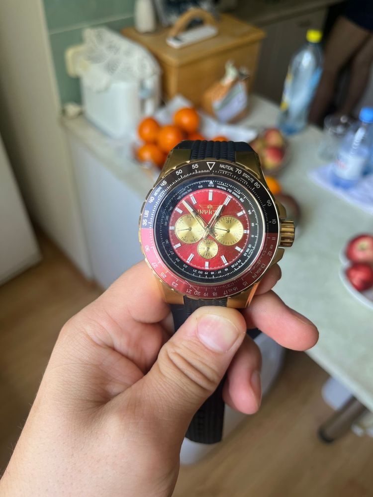 Часы invicta продам СРОЧНО