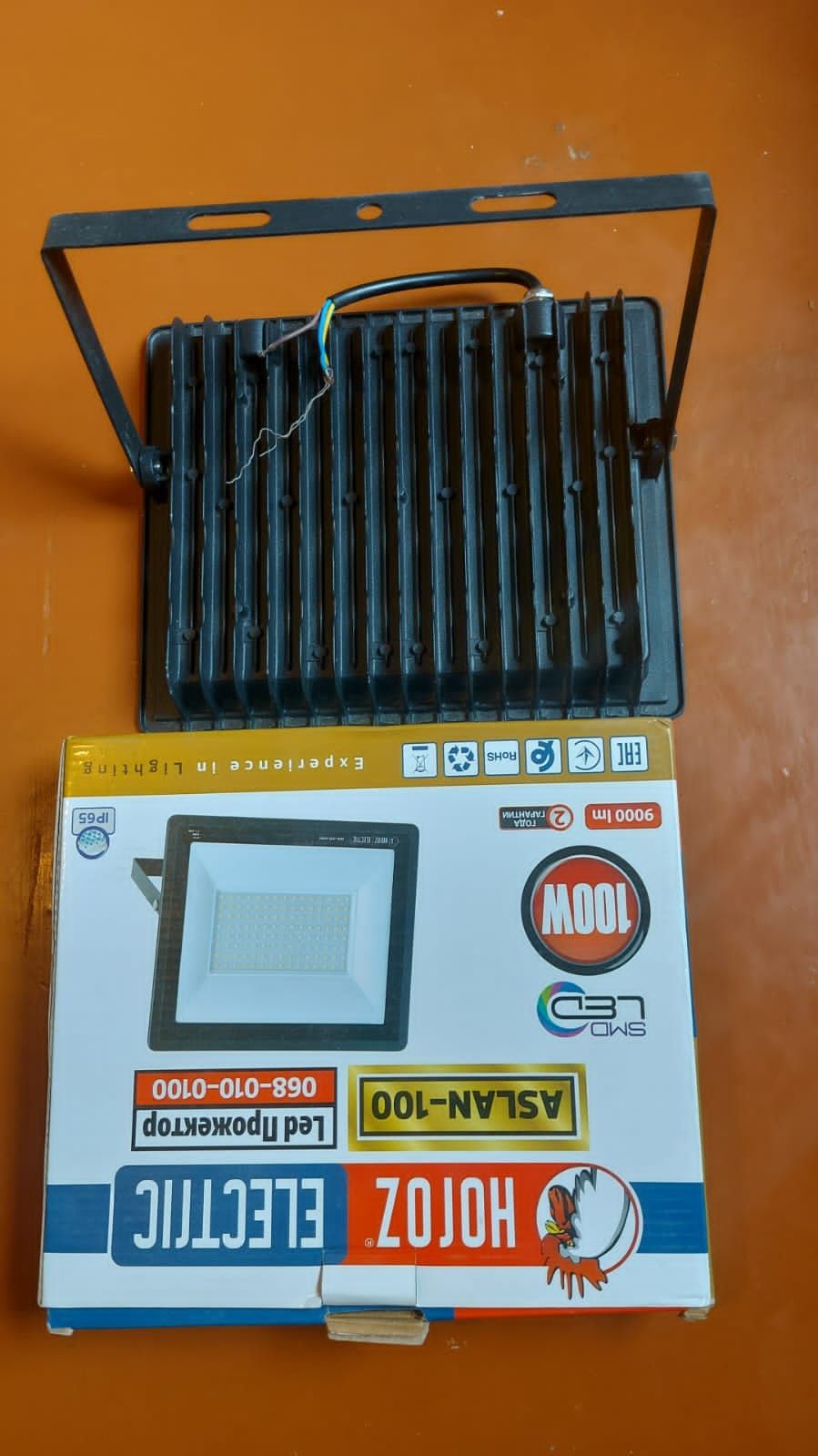 Прожектор Новый! 100W 50W. Качество  Отличное ! 10000тг
