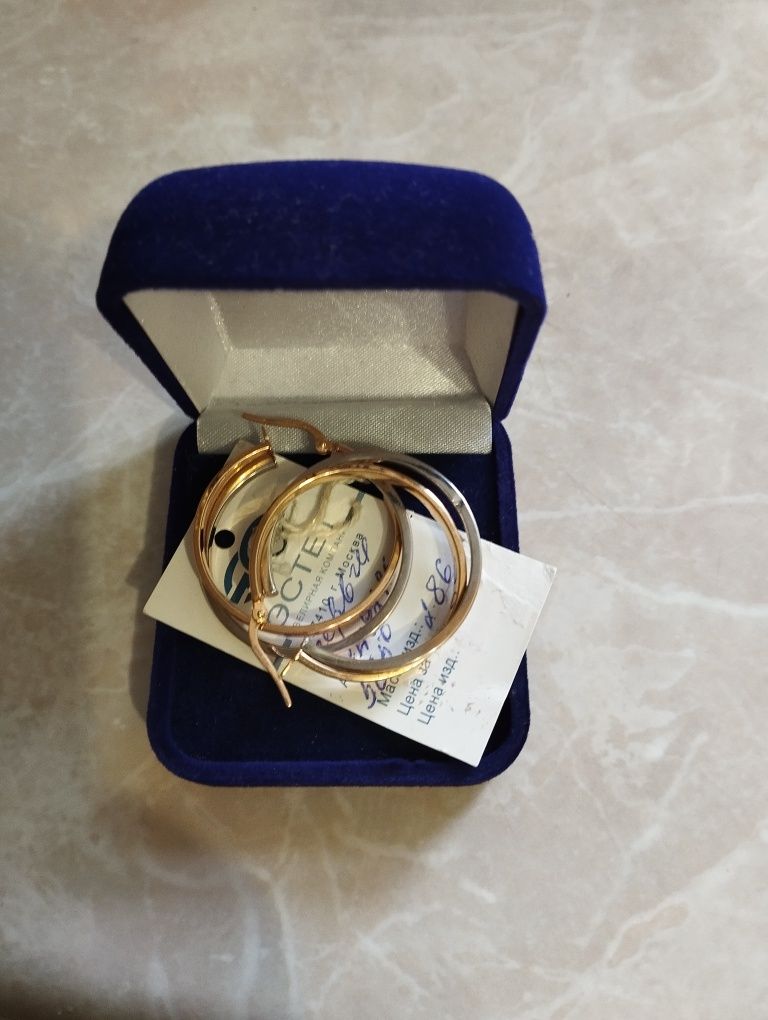 Продам серьги золотые серьги