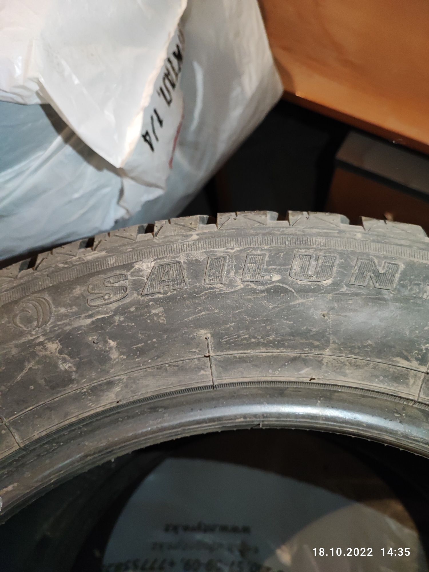Срочно продам зимние шины. Sailun Ice Blazer WST2 275/55 R20 с шипами