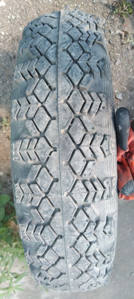 Продам шины 5.00-10