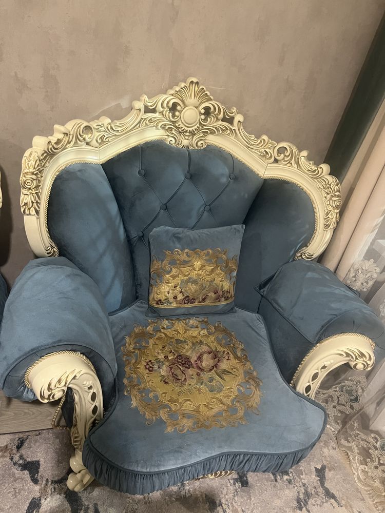Продам диван и 2 кресла