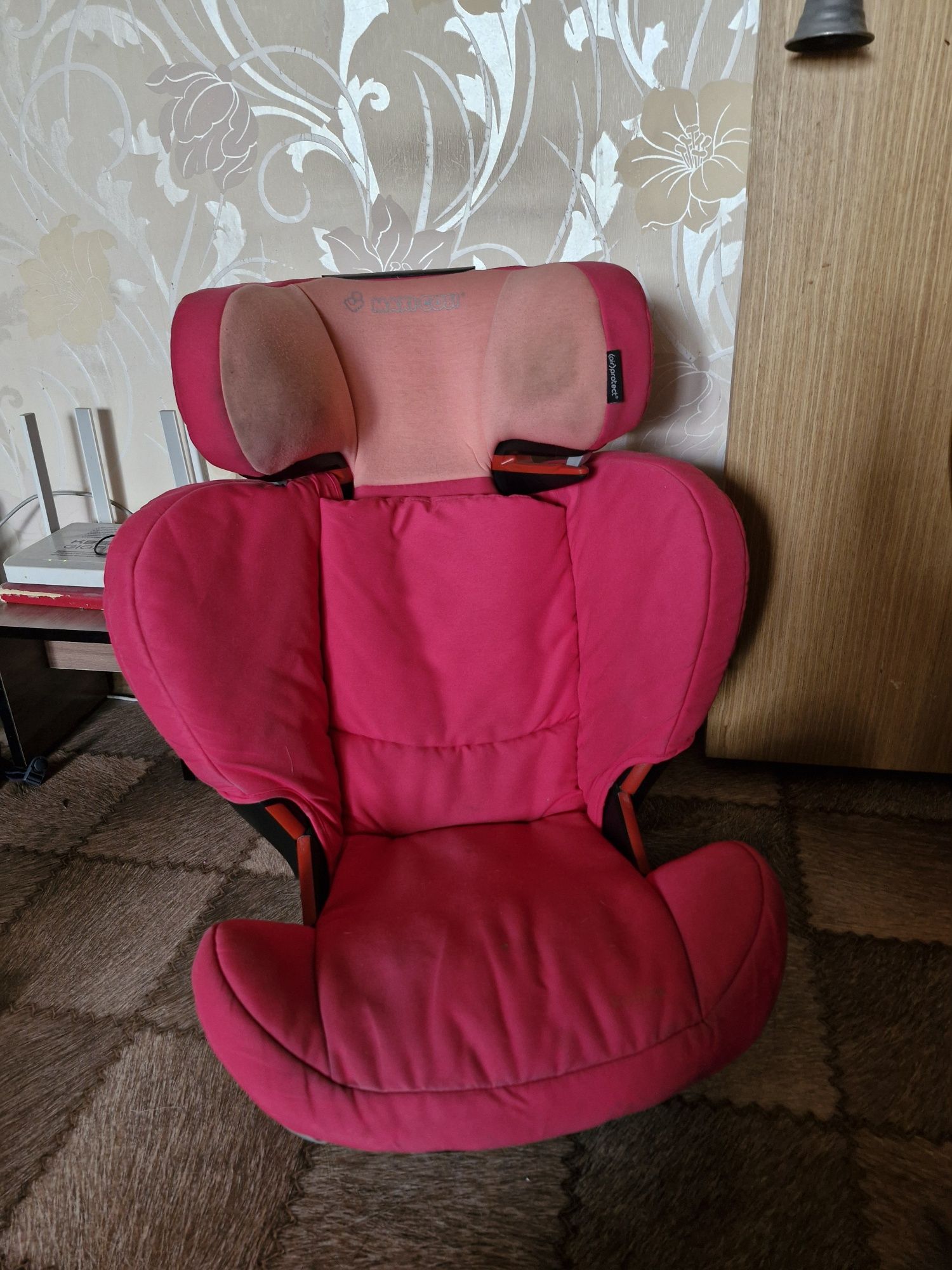Автокресло Maxi cosi rodfix 15-36kg  изофикс