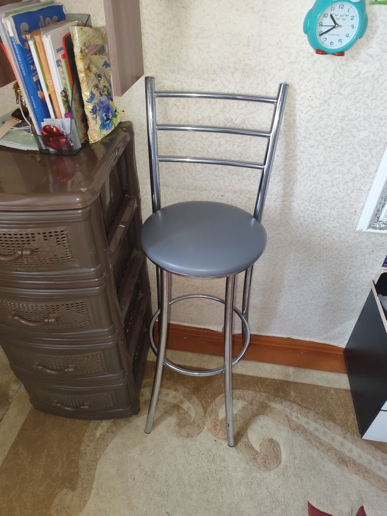 Барный стул новый