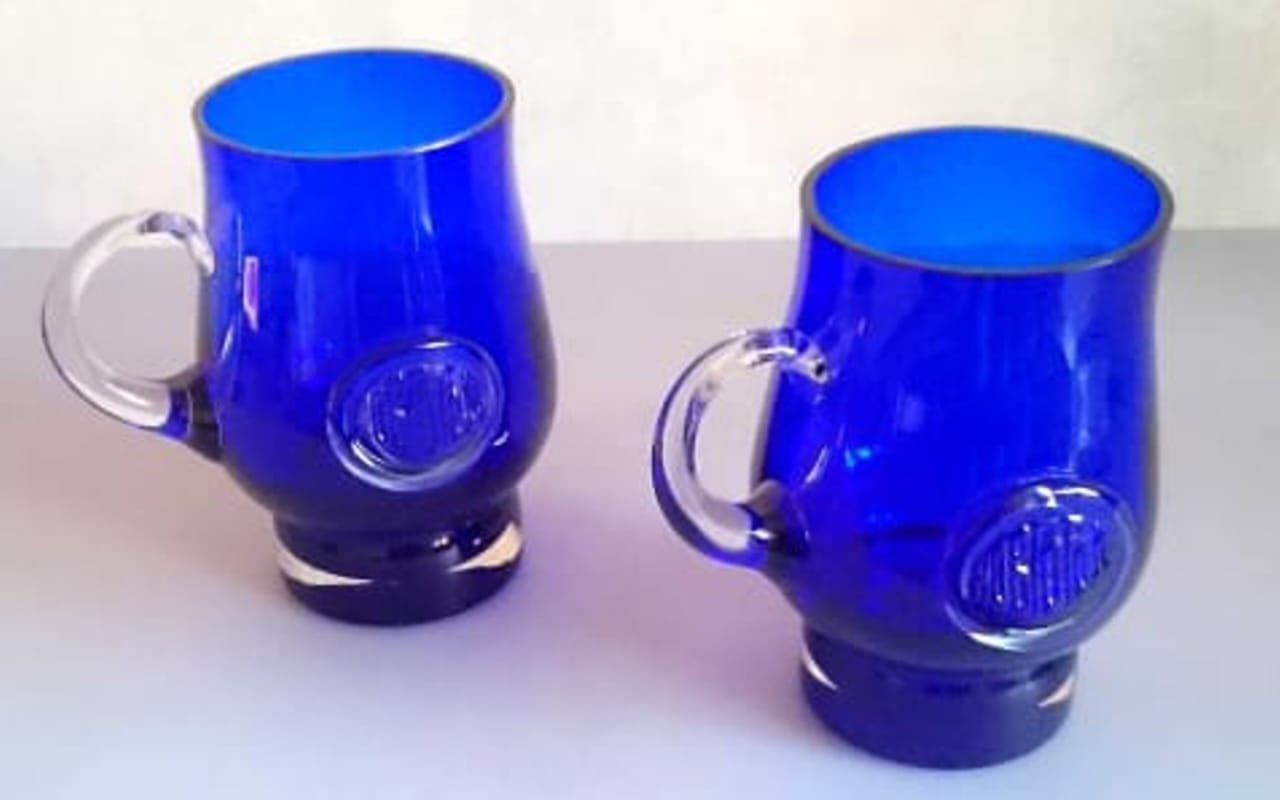 Кружки из цветного стекла