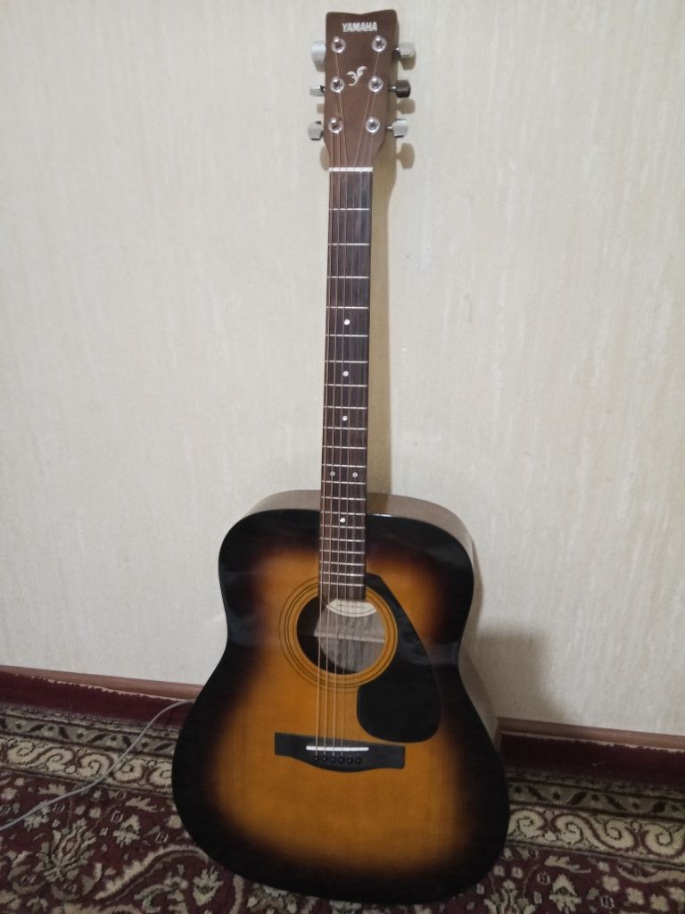 Yamaha f310, с чехлом