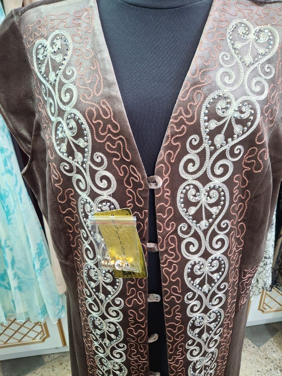 Продам камзол цвет какао