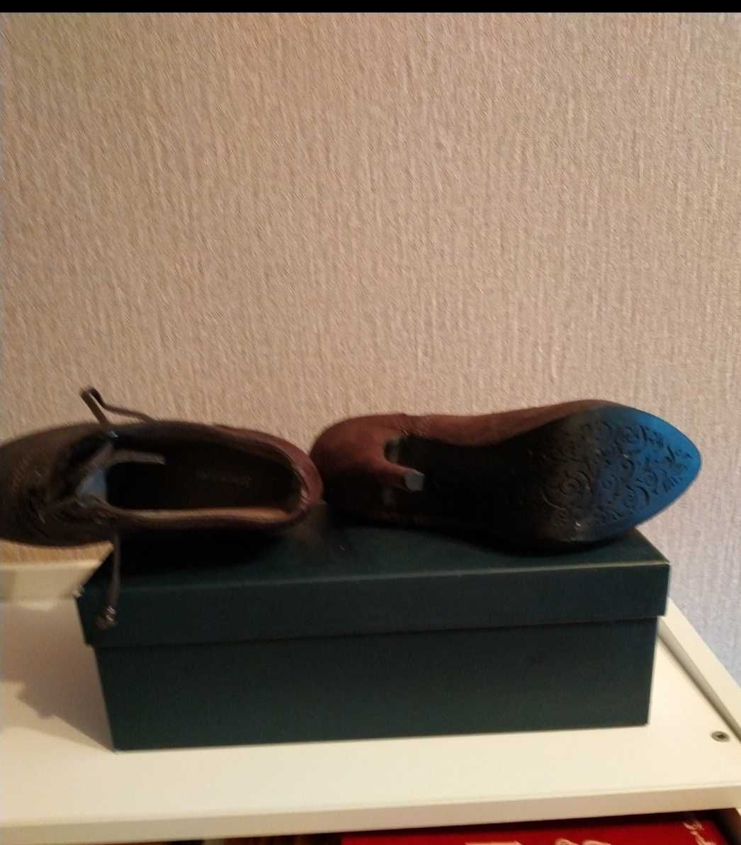 Женская весенняя обувь