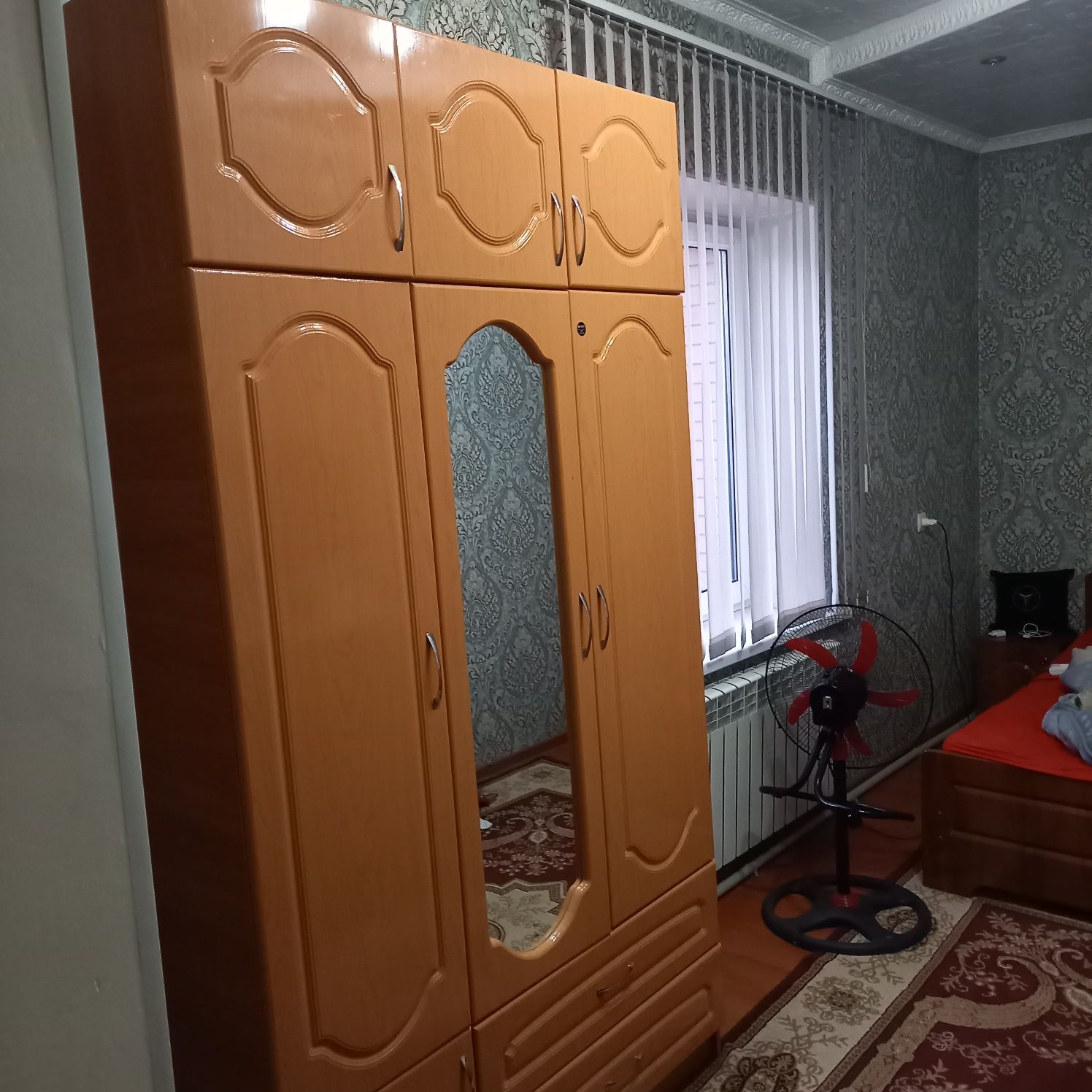 Шифонео  с тумбай