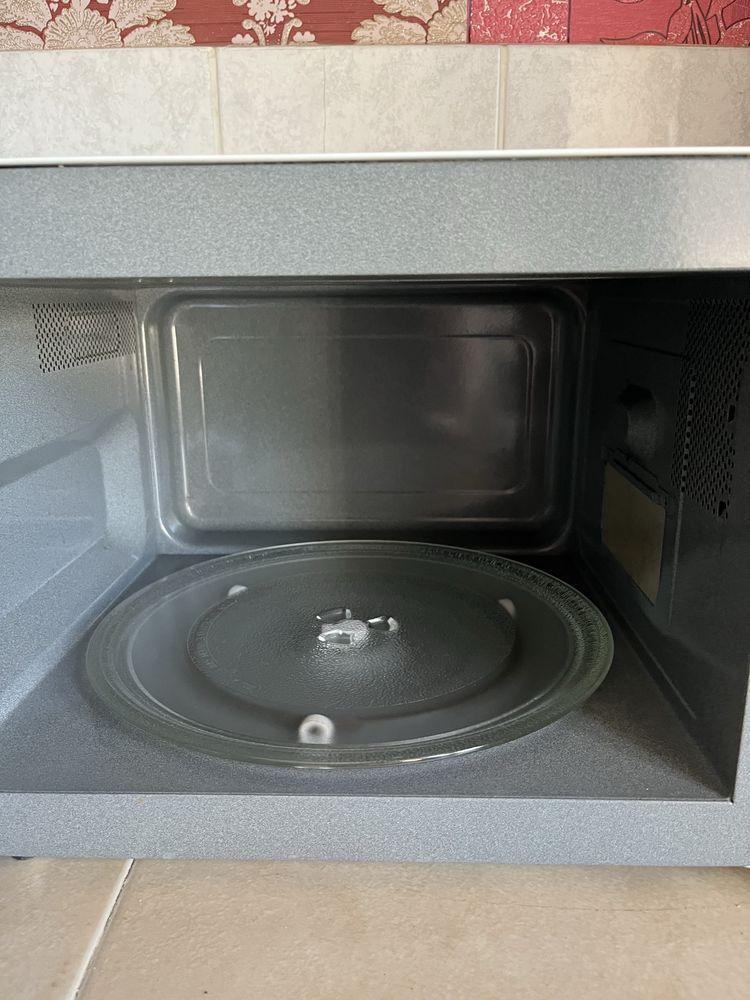 Микроволновка Panasonic  NN ST 340w