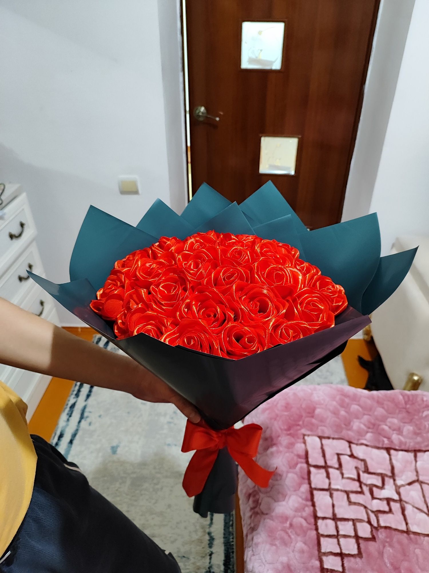 Роза из атласных лентах
