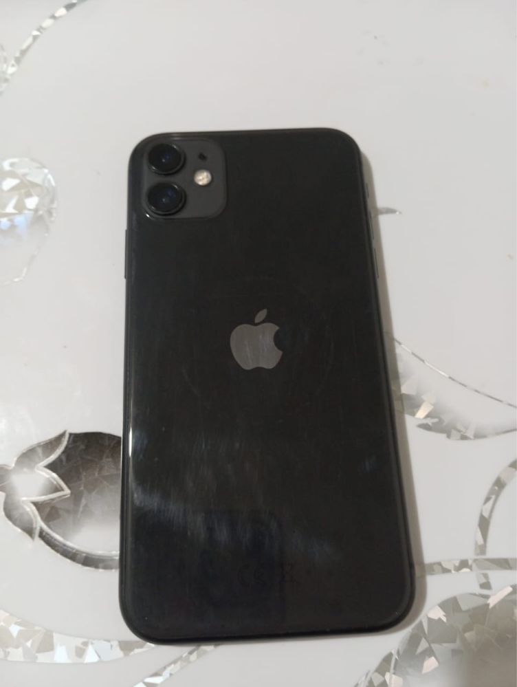 iphone11 пол года