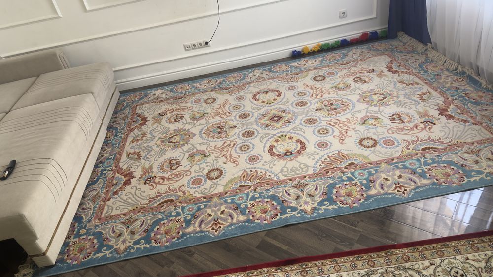 Срочно Продаю Ковер 350/240размер