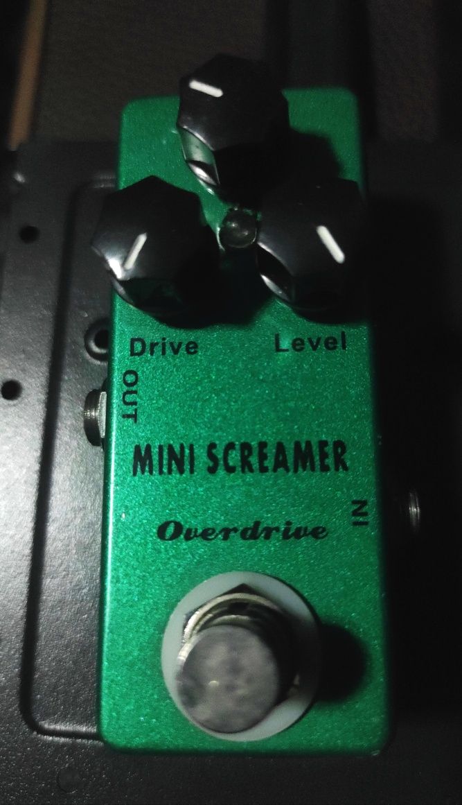 Педаль Boss st 2 и Mosky mini screamer