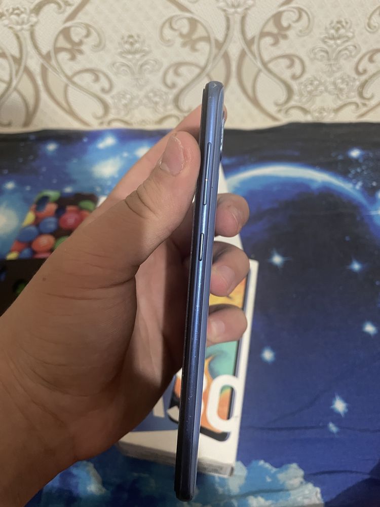 Продам Samsung Galaxy A30 с документами и коробкой