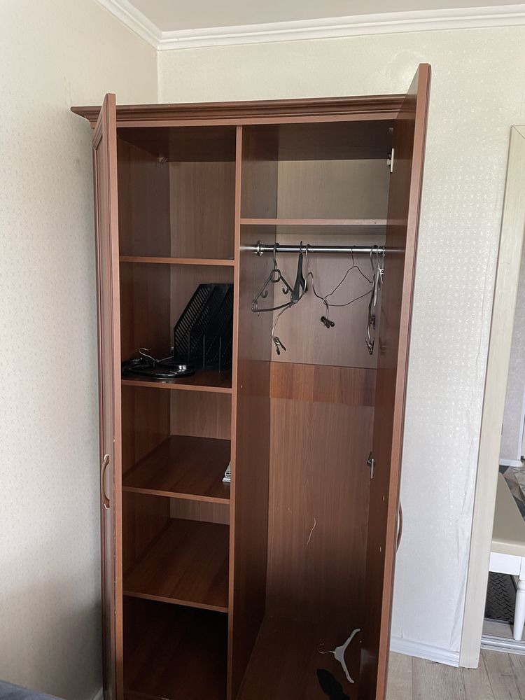 Продам шкафчик в хорошим состояний